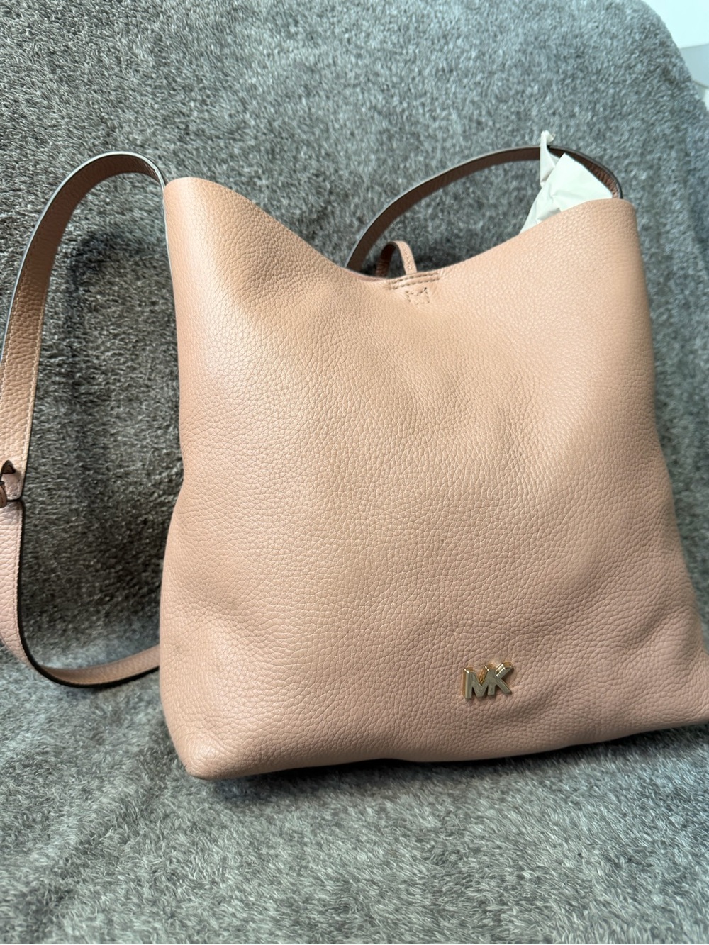 Michael Kors Junie Fawn Pebbled Leather Sling Tote in Blush Pink - Picture 2 of 7